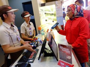 Lebih Dekat, Beli Pulsa Telkomsel Sambil Jajan Donat Lebih Dekat, Beli Pulsa Telkomsel Sambil Jajan Donat