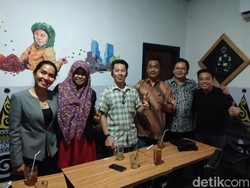 Kisah Para Driver Taksi Online yang Bergaji Direktur