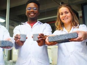 Ilmuwan Ciptakan Batu Bata dari Air Kencing Manusia