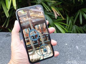 Apple Klaim iPhone XR Laris Banget, tapi... Apple Klaim iPhone XR Laris Banget, tapi...