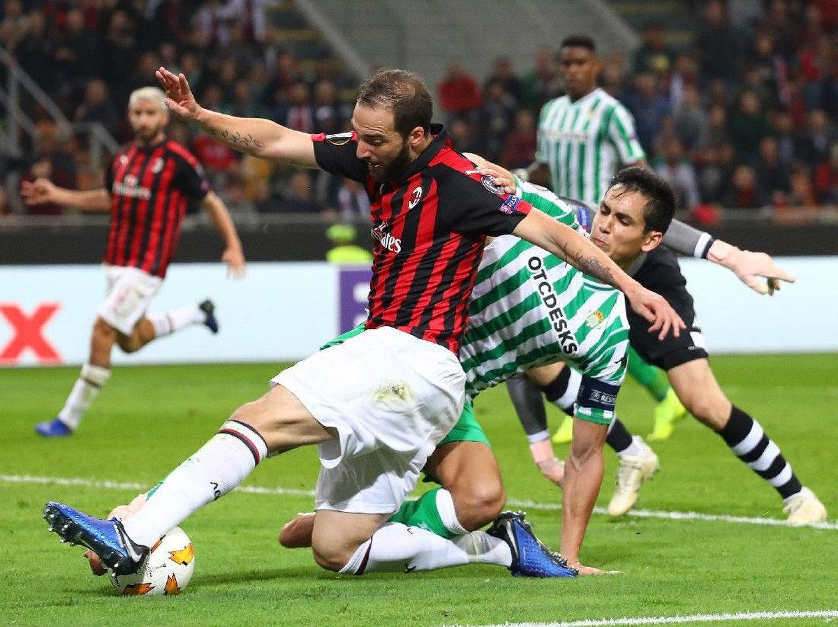 AC Milan kalah 1-2 dari Real Betis pada matchday ketiga Liga Europa Grup F di San Siro, Kamis (25/10/2018). (Foto: Marco Luzzani/Getty Images)