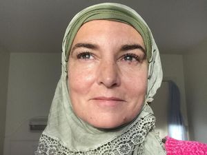 Kisah Pilu Sinead OConnor Usai Putranya Bunuh Diri Kisah Pilu Sinead OConnor Usai Putranya Bunuh Diri