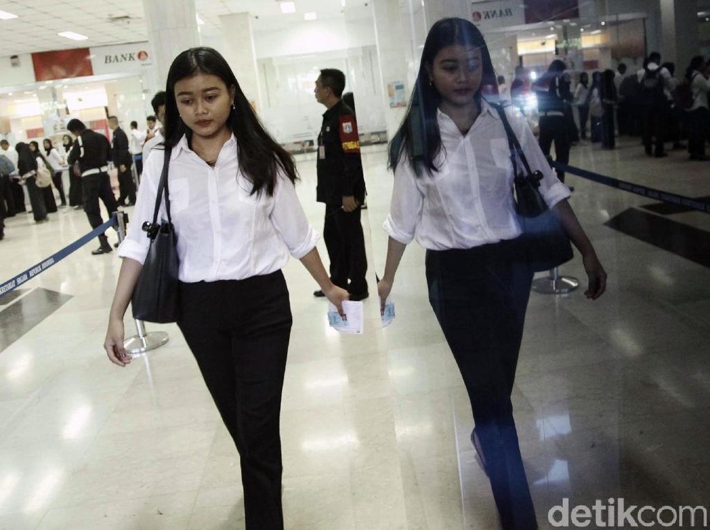 Lowongan CPNS Dibuka Lagi Tahun Ini? Lowongan CPNS Dibuka Lagi Tahun Ini?