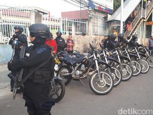Puluhan Personel Brimob Berjaga di Kantor GP Ansor