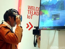 Jokowi: Ada VR, Main Sepak Bola Tidak Pakai Lapangan