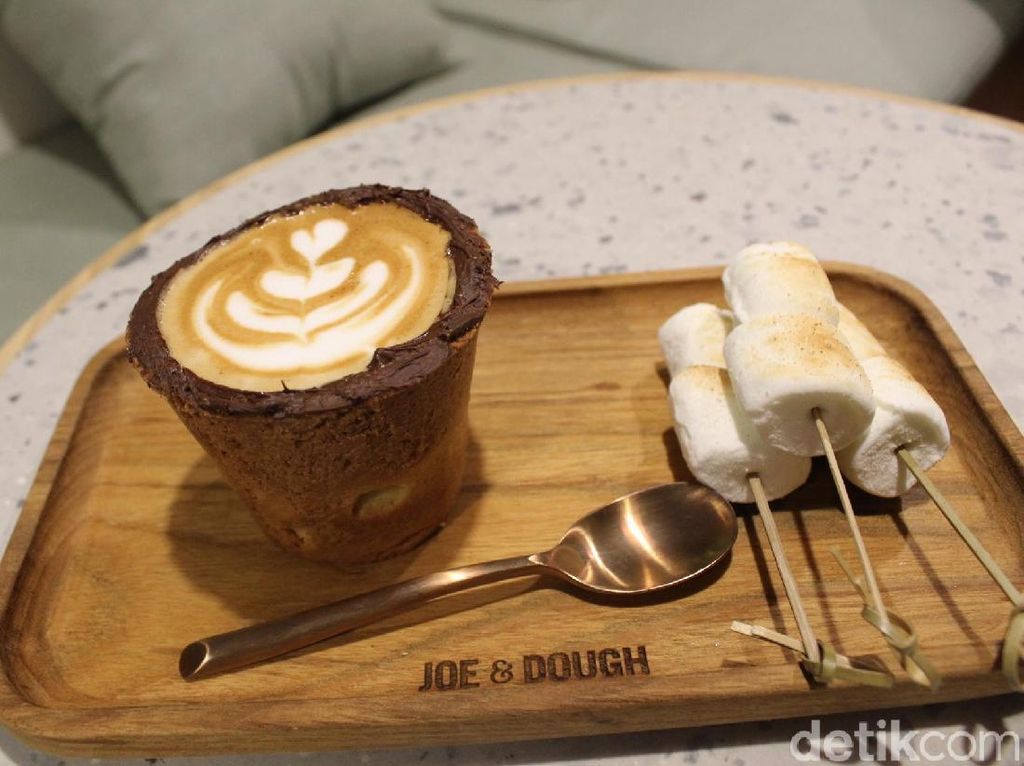 Mau Cicipi Roti dan Kopi Hangat Khas Kafe Singapura? Mampirlah ke Sini