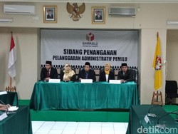 Videotron Langgar Aturan, Jokowi-Maruf Tidak Ditegur Bawaslu DKI