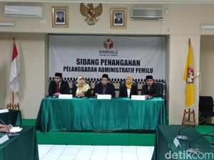 Videotron Langgar Aturan, Jokowi-Maruf Tidak Ditegur Bawaslu DKI Videotron Langgar Aturan, Jokowi-Maruf Tidak Ditegur Bawaslu DKI