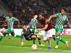 Bermain di San Siro, Milan justru tertinggal dua gol lebih dahulu dari tim Spanyol itu. Gol balasan Milan baru tercipta di 10 menit terakhir. (Foto: Marco Luzzani/Getty Images)