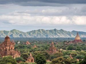 Negara yang Terbungkus Emas Sakral
