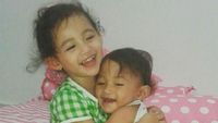 Gemasnya Melihat 2 Anak Arumi Bachsin dan Emil Dardak
