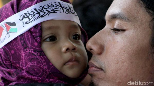 Anak-anak Ramaikan Aksi Bela Tauhid