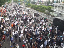 Massa Demo Markas GP Ansor, Lalu Lintas Kramat Raya Macet