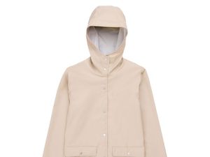 Alasan Produsen Jas Hujan Was-was Soal Dolar