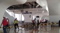 Foto: Plafon LRT Ambrol-Venue Jakabaring Rusak Diterjang Angin
