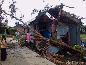 Belasan Rumah di Palembang Rusak Diterjang Angin Kencang