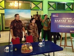 SBY Dialog dengan Warga di Ndalem Benawan Yogya