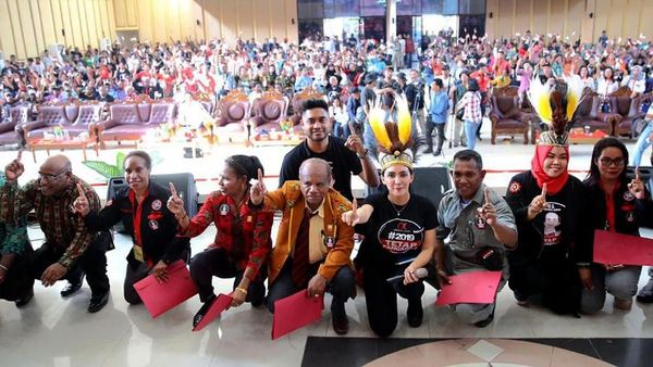 Ribuan Orang Hadir Dalam Deklarasi Tim Alpha Zona Papua