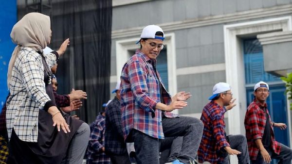 Gaya Kece Sri Mulyani Dance Korea di Hari Oeang ke-72