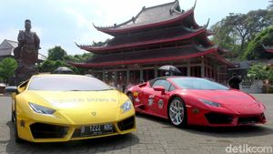 Pawai Puluhan Lamborghini Curi Perhatian Warga Semarang