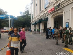 Suporter Timnas U-19 Mulai Tinggalkan Bellezza, Polisi Berjaga-jaga