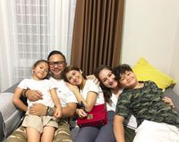 Cara Mona Ratuliu Ajari Anak agar Tidak Konsumtif
