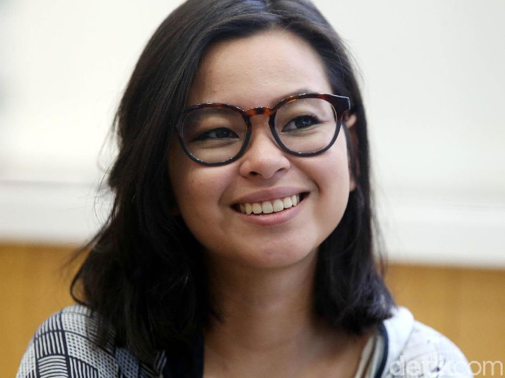 Gustika Hatta: Itu Bukan Mencaci, Tapi Ngedumel Sendiri Gustika Hatta: Itu Bukan Mencaci, Tapi Ngedumel Sendiri