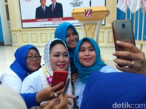 Resmikan Rumah Pemenangan Emak-emak, Titiek: Saya Rasakan Energi Positif