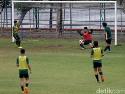 Para pemain Timnas Indonesia U-19 sedang berlatih untuk menghadapi laga pertandingan melawan Timnas Jepang pada Minggu (28/10/2018) esok.
