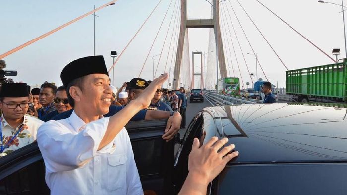 Jokowi doakan kemenangan untuk Indonesia atas Jepang di Piala Asia U-19 (Agus Suparto/Biro Pers Istana Kepresidenan) Jokowi doakan kemenangan untuk Indonesia atas Jepang di Piala Asia U-19 (Agus Suparto/Biro Pers Istana Kepresidenan)
