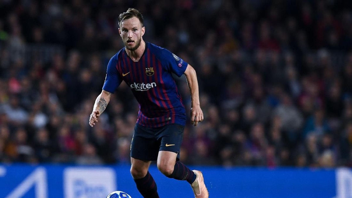 Ivan Rakitic tak mengkhawatirkan masa depannya di Barcelona. (Foto: David Ramos/Getty Images)
