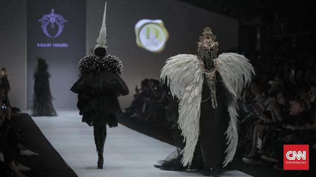 Kilau Empat Kesatria di Panggung Penutup JFW 2019