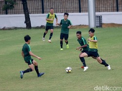 Timnas Indonesia akan bertemu dengan Jepang di laga perempatfinal Piala Asia U-19 2018. Egy cs pun menggenjot latihan dan persiapan jelang pertandingan esok Minggu (28/10/2018).