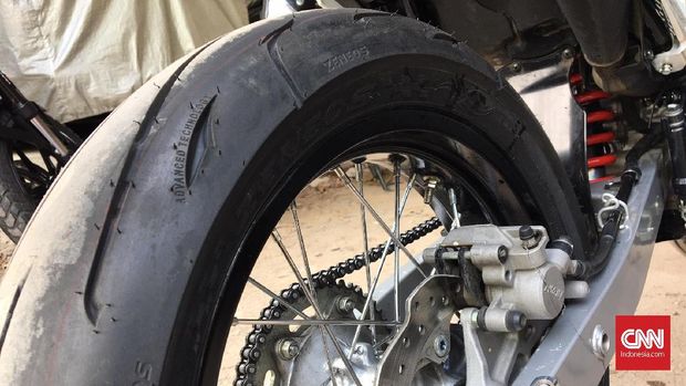 Ganti Kaki-kaki Supermoto CRF150L Tidak Sampai Rp4 juta