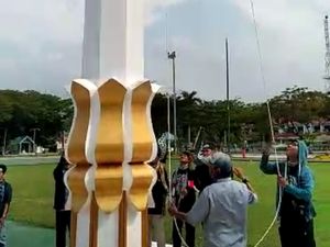 Polri: Massa Kibarkan 2 Bendera Hitam, di DPRD Poso dan Lapangan Sintuwu