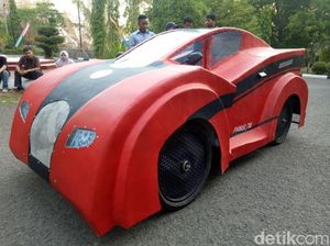 Ferrari ala Mahasiswa Makassar 1 Liter BBM buat 100 Km Ferrari ala Mahasiswa Makassar 1 Liter BBM buat 100 Km