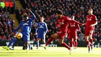 Pada menit ke-10, Mohamed Salah sudah membawa Liverpool unggul usai menyambar bola liar di dalam kotak penalti Cardiff. (Foto: Lee Smith/Action Images via Reuters)