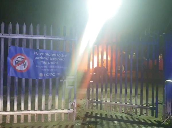 Foto: Kobaran Api yang Membakar Helikopter Bos Leicester City