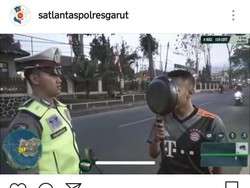 Kocak, Biker vs Polisi ala Game PUBG Versi Polantas Garut