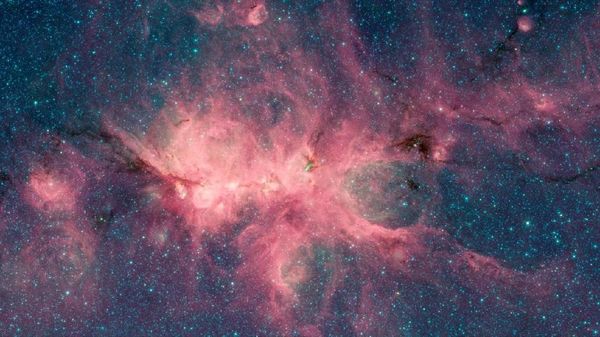 Deretan Nebula Menawan Tangkapan Teleskop Spitzer NASA