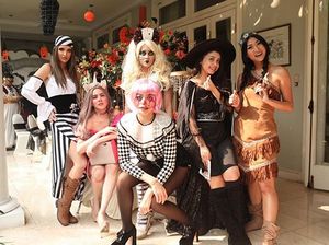 Nia Ramadhani Bajak Laut, Jessica Iskandar Badut