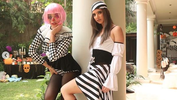 Adu Gaya Seksi Nia Ramadhani dan Jedar Pakai Kostum Halloween