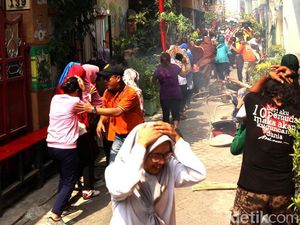 Simulasi Gempa, Warga Surabaya: Pak, Selametno Pak