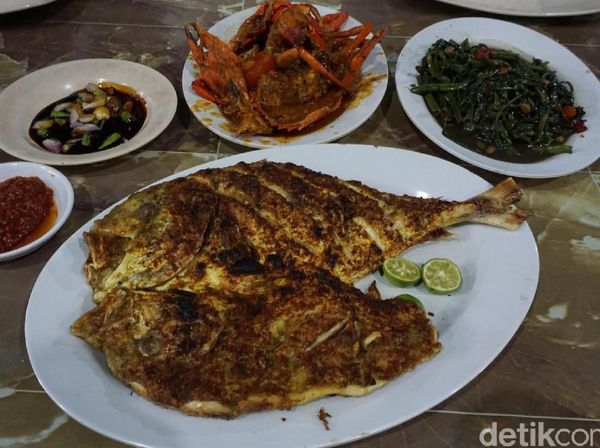 20 Seafood Enak di Warung Tenda