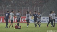 Gawang Muhammad Riyandi dibobol Shunki Higashi dan Taisei Miyashiro.