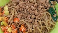 Mantul! Habis Gajian Sarapan Yamien Komplet yang Enak!