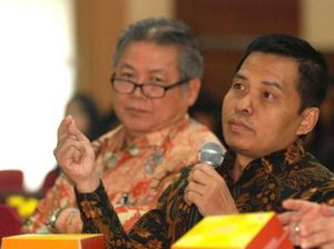 Sekjen MPR Puji Pemikiran Mahasiswa Saat Lomba Debat Hukum