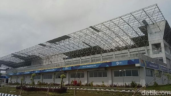 Melihat Venue Jakabaring Porak-Poranda Diterjang Angin Kencang