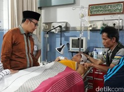 Wali Kota Sukabumi Jenguk Korban Angkot Terguling