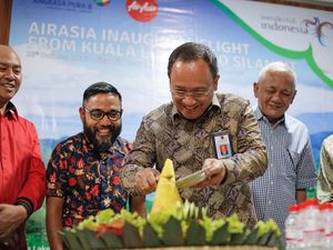 Asyik! AirAsia Terbang Perdana Kuala Lumpur-Silangit